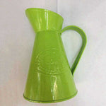 petit broc en métal vintage