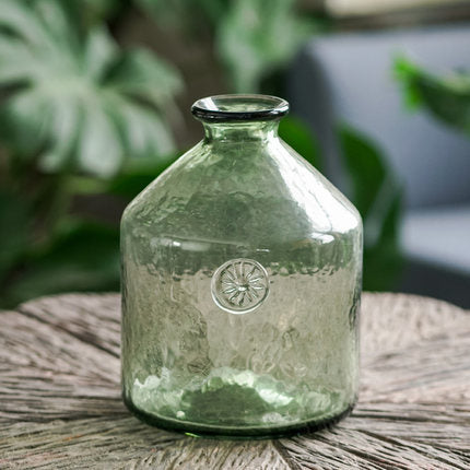 Vase en verre vert