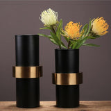 vase noir mat