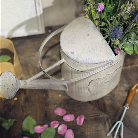 arrosoir vintage fleuri 